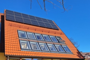 Dachflächenfenster reinigen PV-Reinigiung Dachrinnenreinigung Allessauber