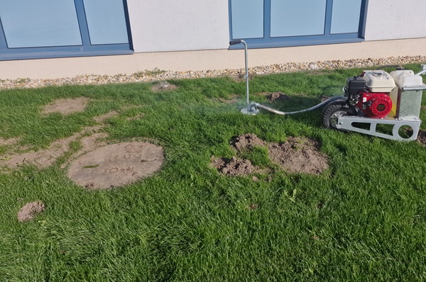 Wühlmausbekämpfung Wühlmäuse vertreiben Erdhügel Kammerjäger Schädlingsbekämpfung Allessauber Wühlmausbekämpfung Wühlmäuse vertreiben Erdhügel Kammerjäger Schädlingsbekämpfung