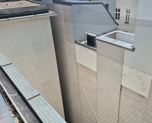 Taubenabwehr Taubennetz Montage durch Meisterbetrieb in Wien