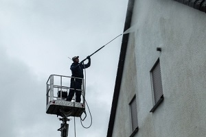 Fassadenreinigung Kosten Algenentfernung Algen Moos Flechte Entfernung Fassade reinigen