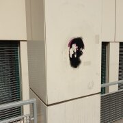 Graffitientfernung Graffti entfernen Wien 1200 Säule Graffitischutz Allessauber Kim GmbH