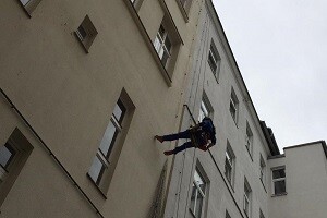 Industriekletterer Taubenabwehr Dachfensterreinigung Allessauber Kim