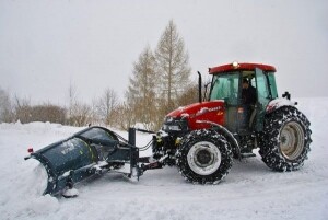 Winterdienst Schneeraeumung Schnee raeumen Schnee schaufeln Salzstreuung Splittstreuung ALLESSAUBER